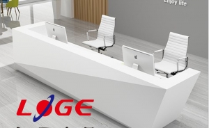 烤漆前臺(tái)辦公桌具有怎樣的特點(diǎn)？